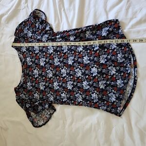 Floral peep sleeve shirt